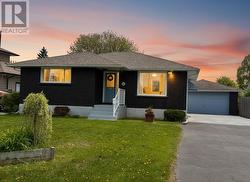 448 Heather CRES  Thunder Bay, ON P7E 5K9