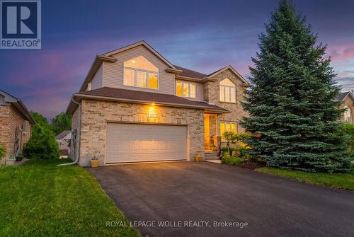 822 BIRCHMOUNT DRIVE  Waterloo, ON N2V 2R3