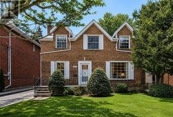 127 PARKVIEW AVENUE  Toronto, ON M2N 3Y4