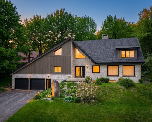 3225 Rue Bel-Air  Sherbrooke (Les Nations), QC J1L 1A9