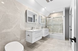Salle de bains attenante à la CCP - 