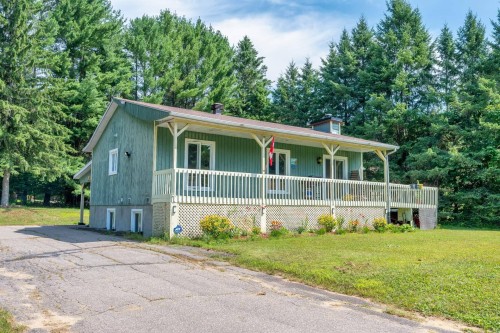 Front of Structure - 144 Rue Richer, Mont-Tremblant, QC 