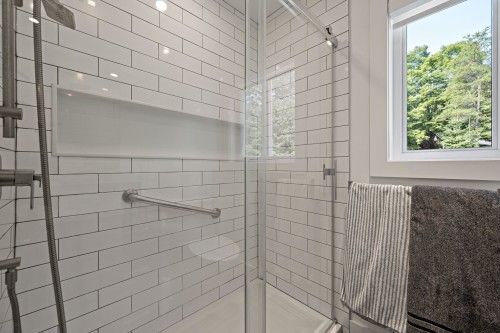 Bathroom - 144 Rue Richer, Mont-Tremblant, QC 