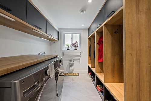 Laundry - 144 Rue Richer, Mont-Tremblant, QC 