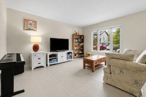Living Room - 118 Rue Paul-Laframboise, Gatineau (Gatineau), QC 