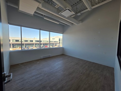 Bureau - 116-3361 Av. De La Gare, Mascouche, QC 