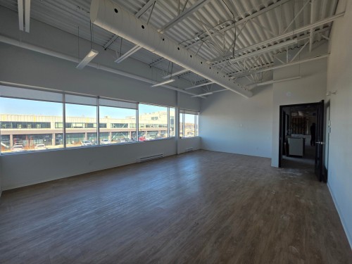 Bureau - 116-3361 Av. De La Gare, Mascouche, QC 