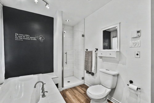 Salle de bains attenante à la CCP - 196Z Av. Hochar, Saint-Sauveur, QC 