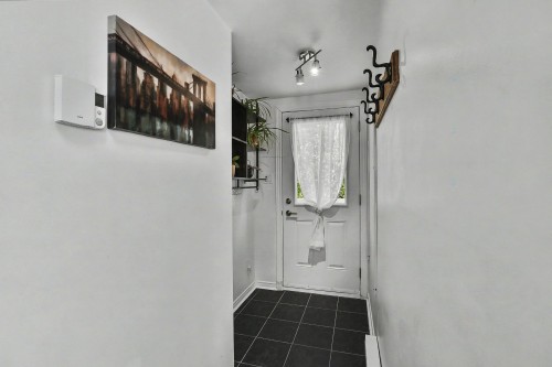 Hall d'entrée/Vestibule - 196Z Av. Hochar, Saint-Sauveur, QC 