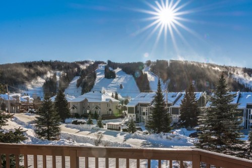 Vue - 196Z Av. Hochar, Saint-Sauveur, QC 