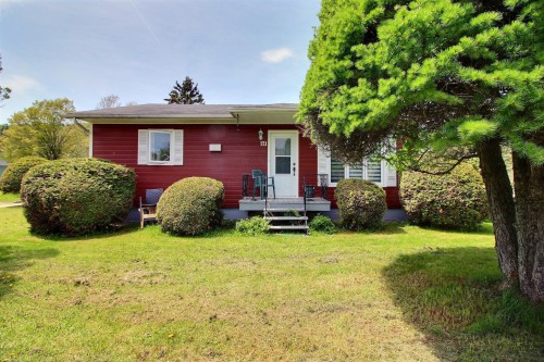 121 Rue Duguay  La Malbaie, QC G5A 1B5