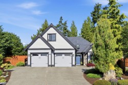 950 Rockland Pl French Creek, BC V9P 2E8