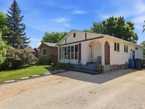 126 Dorge Dr, Winnipeg, MB 