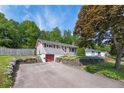 273 Woodbridge  Fredericton, NB E3B 4R4