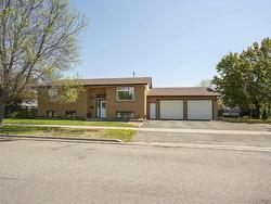 400 Randall Court Thunder Bay, ON P7G 1A1