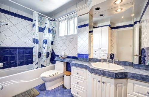 Salle de bains - 74 Rue Chatillon, Dollard-Des-Ormeaux, QC 
