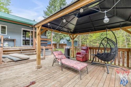Terrasse - 22 Rue Rivemont, Sainte-Brigitte-De-Laval, QC 