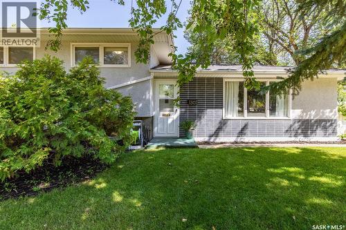 1301 Queen Crescent, Moose Jaw, SK 