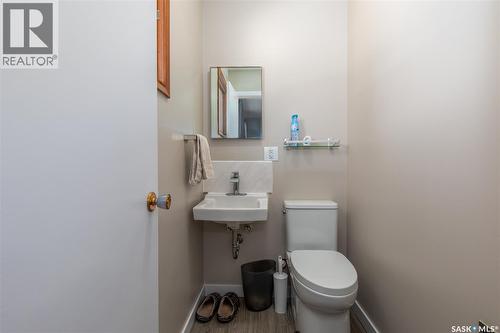 1301 Queen Crescent, Moose Jaw, SK 