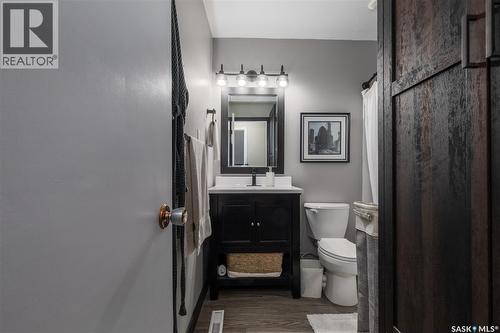 1301 Queen Crescent, Moose Jaw, SK 