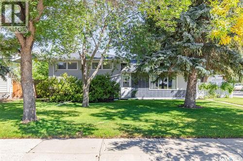 1301 Queen Crescent, Moose Jaw, SK 