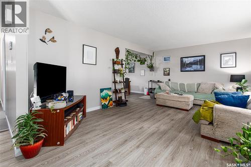 1301 Queen Crescent, Moose Jaw, SK 