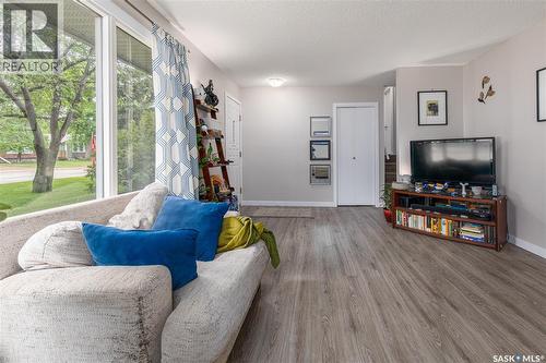 1301 Queen Crescent, Moose Jaw, SK 