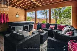 Screened in Hot Tub Lounge Area - 