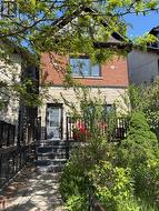 BASEMENT - 247 LANSDOWNE AVENUE Toronto, ON M6K 2W2