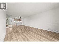 Open concept living/dining & kitchen - 