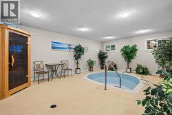 Amenities-Hot tub/spa - 
