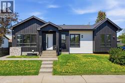 27 Glacier Drive SW  Calgary, AB T3E 5A2