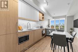 1817 - 2020 BATHURST STREET Toronto, ON M5P 0A6
