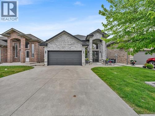 2940 MCROBBIE  Windsor, ON N8R 0A5