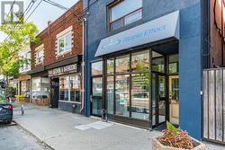 357 JANE STREET  Toronto, ON M6S 3Z2