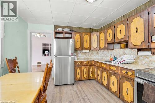 22 Cheever Street, Hamilton, ON - Indoor Photo Showing Kitchen