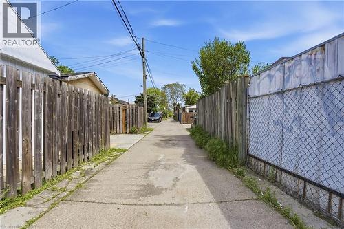 22 Cheever Street, Hamilton, ON - Outdoor
