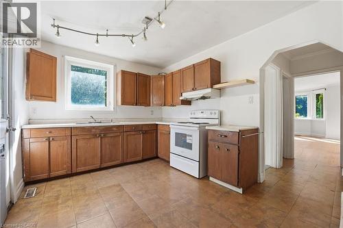 352 Parkside Drive, Waterdown, ON 