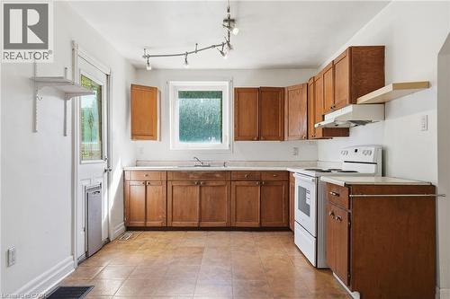 352 Parkside Drive, Waterdown, ON 