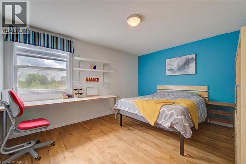 729 Keats Way, Waterloo, ON 