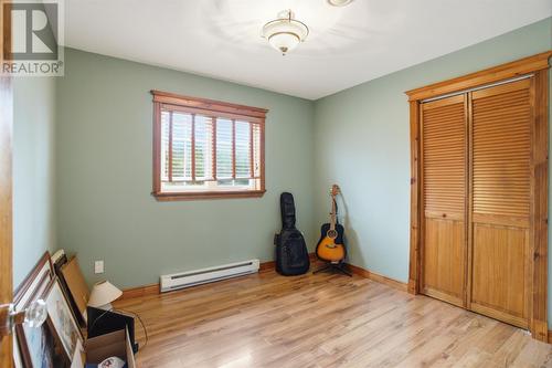 1 Greenwood Street E, Creston South, NL 