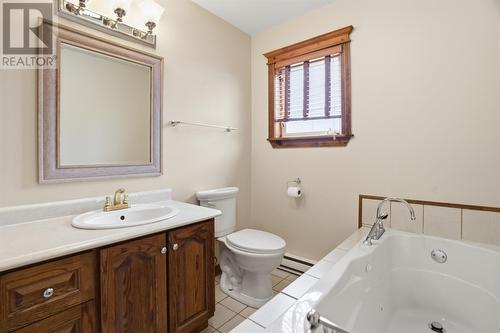 1 Greenwood Street E, Creston South, NL 