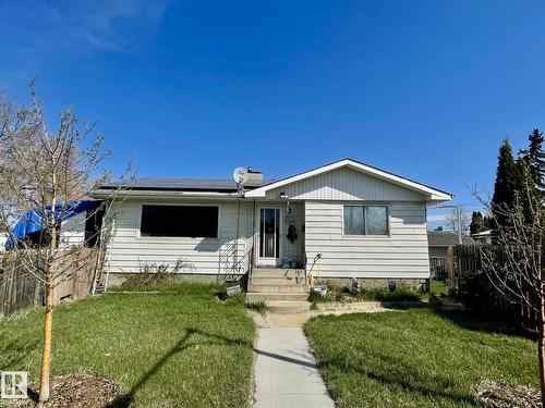 7608 125 AV NW  Edmonton, AB T5B 1E1