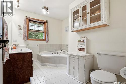 206 Willoughby Crescent, Saskatoon, SK 