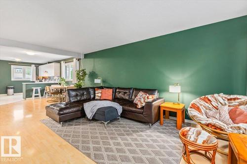 9324 70 Av Nw, Edmonton, AB 