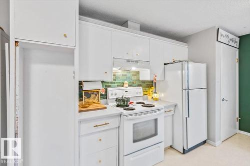 9324 70 Av Nw, Edmonton, AB 