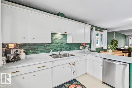 9324 70 Av Nw, Edmonton, AB 