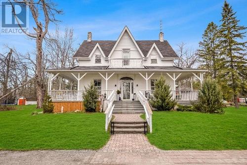 8 LAKESHORE ROAD E  Oro-Medonte, ON L0L 2E0