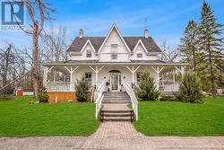 8 LAKESHORE ROAD E Oro-Medonte, ON L0L 2E0