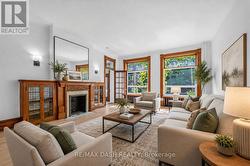 665 HURON STREET Toronto, ON M5R 2R8